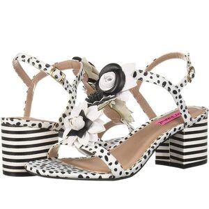 Betsey Johnson Women's ADDE Heeled Sandal, Dalmatian Flower Accent